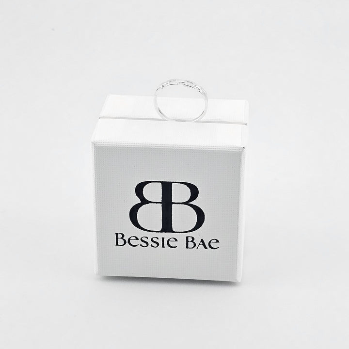 Chunky minimalist sterling silver link ring.