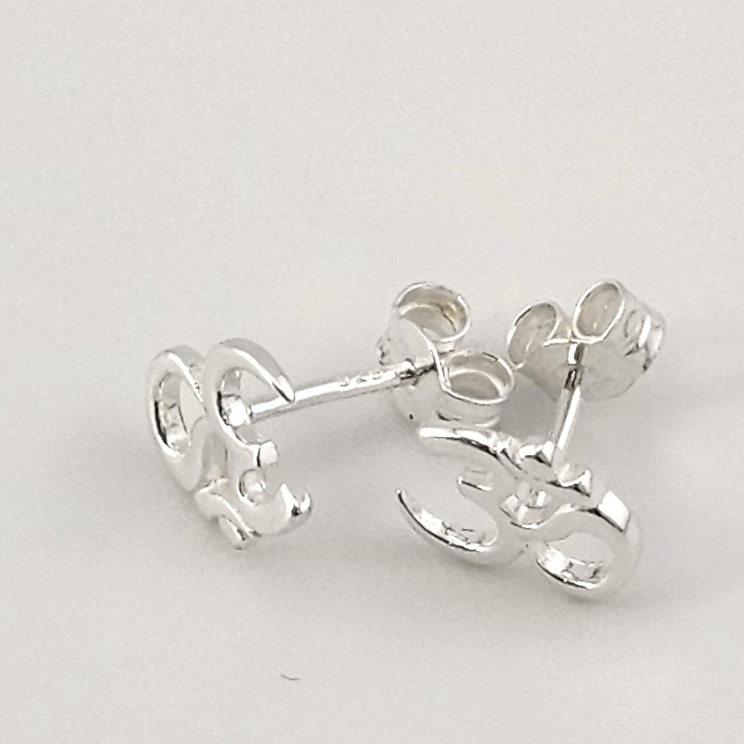 Small spiritual Om symbol earrings in 925 silver.