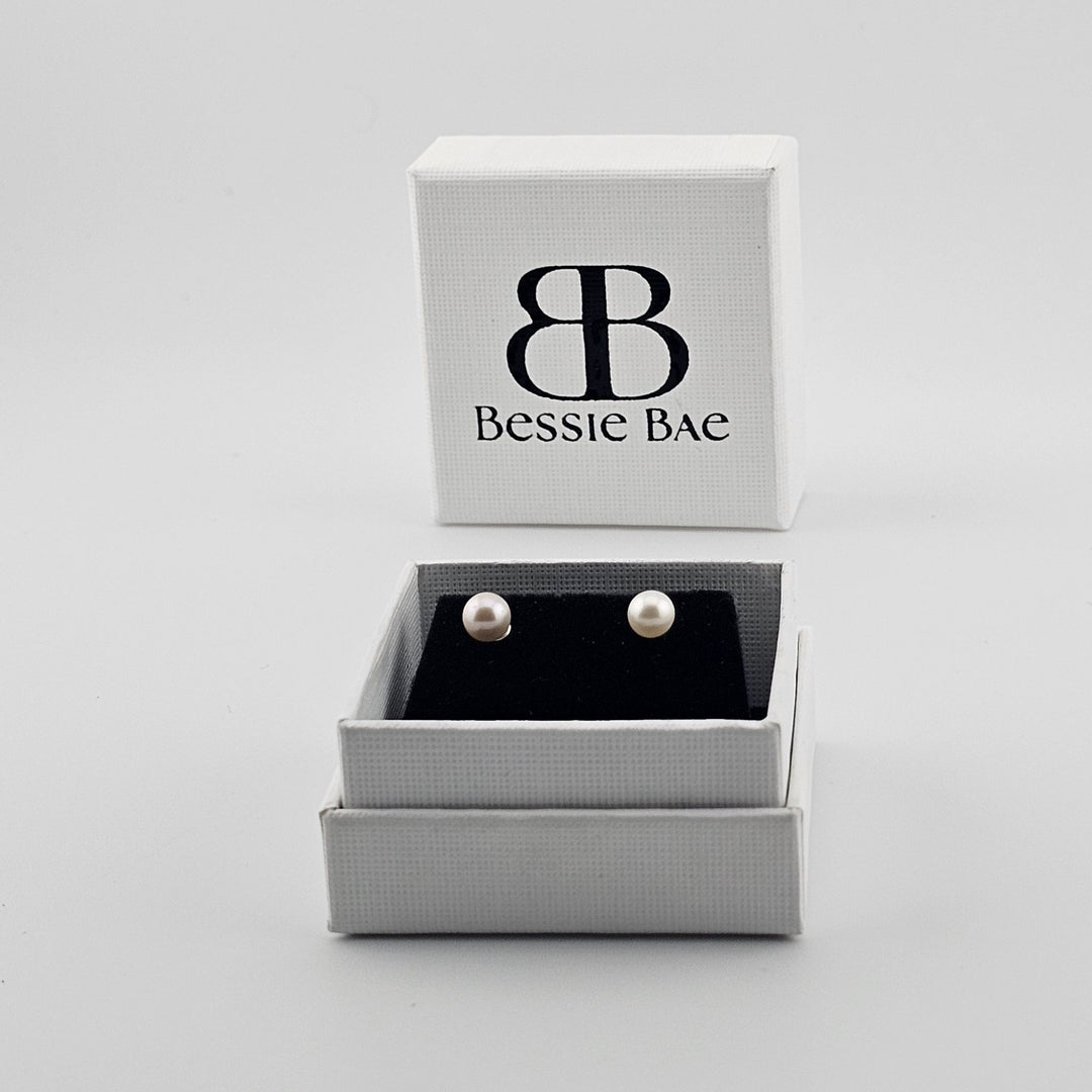 Classic 925 silver pearl earrings UK.