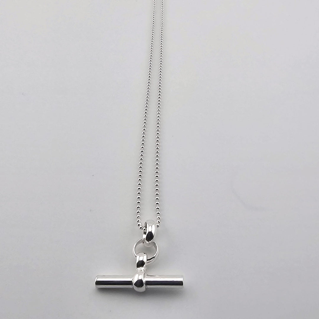 Sterling silver T-bar necklace, modern minimalist jewellery.